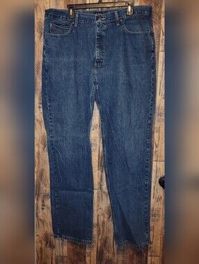Lee Men's Relaxed Fit Dark Blue Jeans